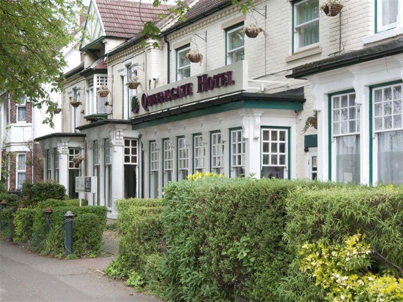 The Queensgate Hotel Питерборо Екстериор снимка