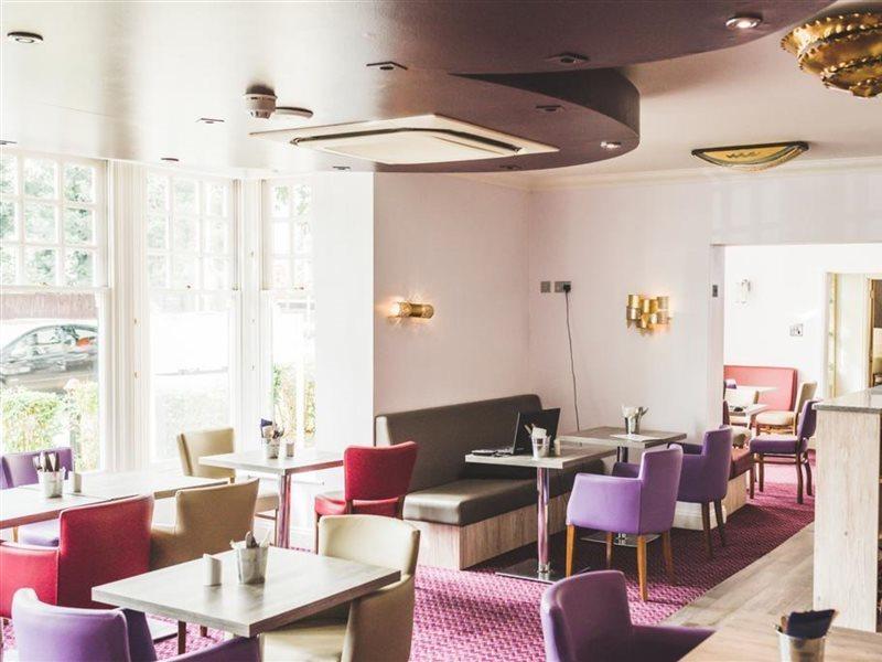 The Queensgate Hotel Питерборо Екстериор снимка