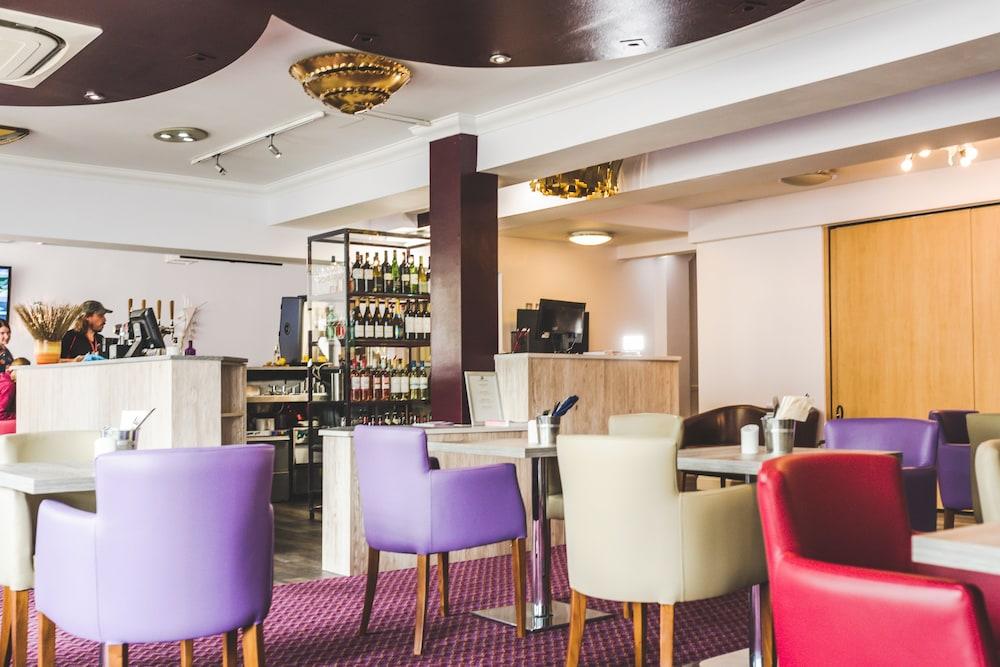 The Queensgate Hotel Питерборо Екстериор снимка