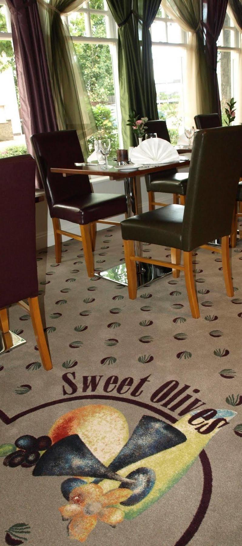 The Queensgate Hotel Питерборо Екстериор снимка